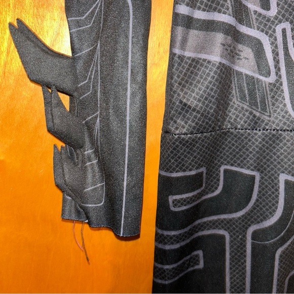 Youth Boys dark knight batman black Halloween costume large 12/14 superhero - Picture 5 of 5